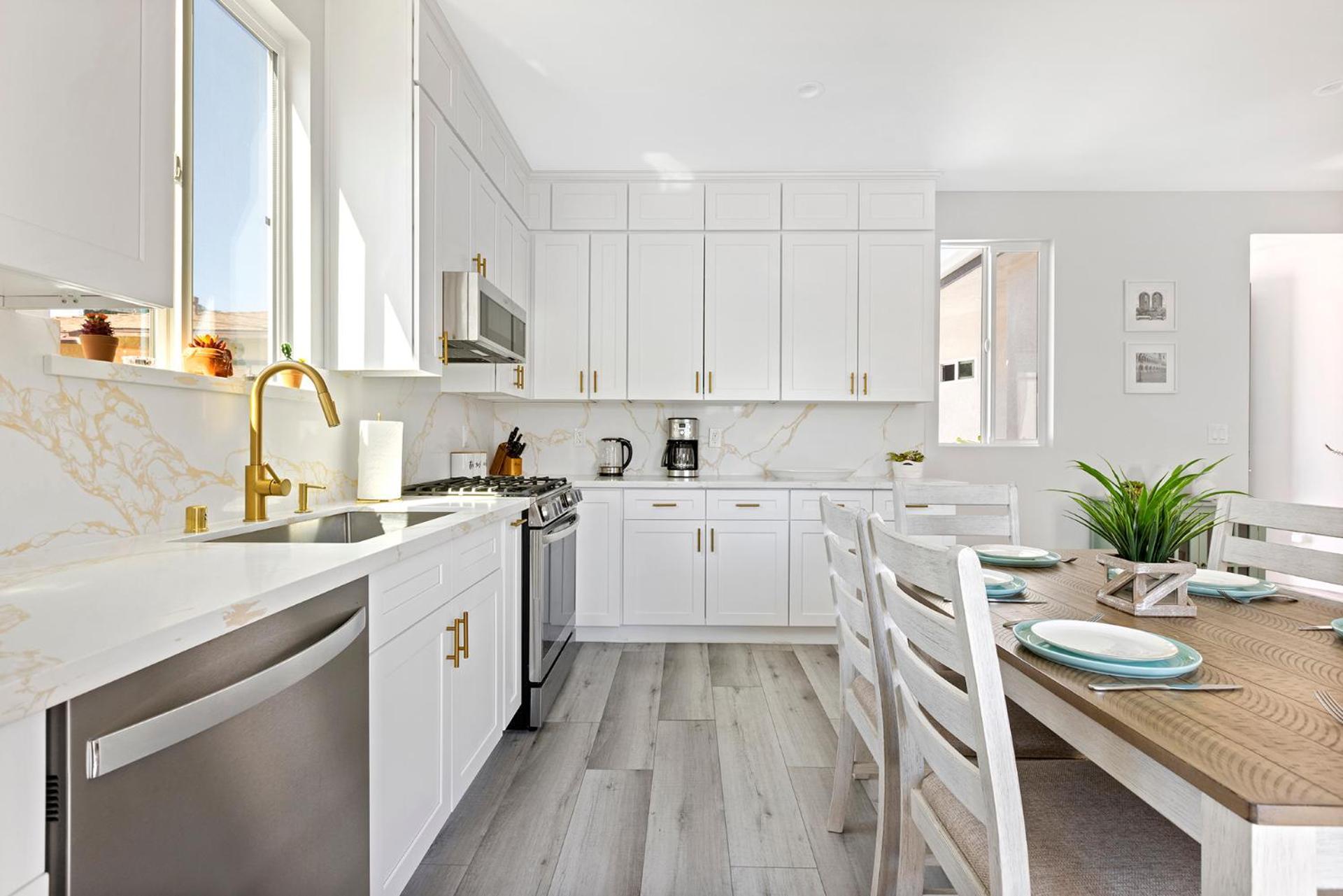 Adorable 3 Bedroom With Jacuzzi & Maison d'hôtes *