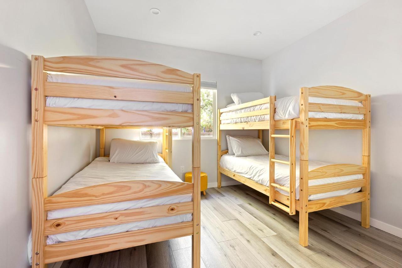 Adorable 3 Bedroom With Jacuzzi & Maison d'hôtes